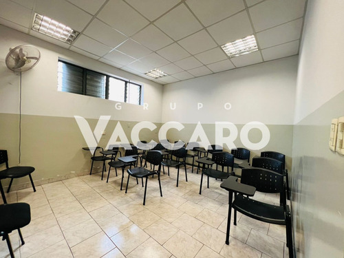 Venta De Local Comercial, Morón.