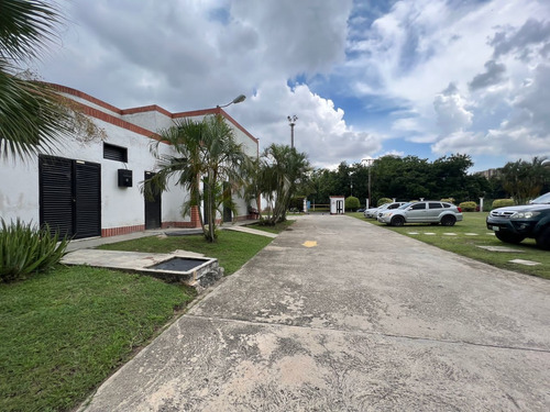 Imagen 2 de 6 de Townhouse Apartamento En Naguanagua Mangos Suites