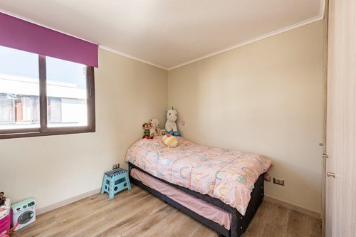 Casa Javiera Carrera Sur N° 310 , Comuna La Reina