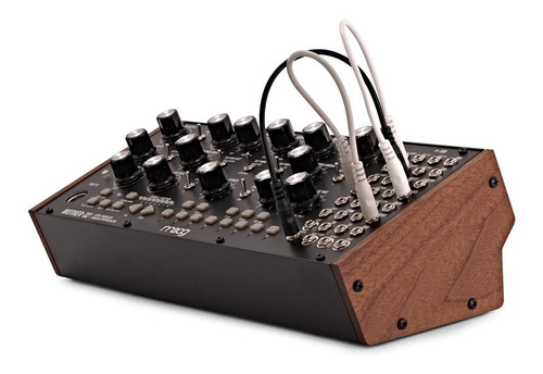 Imagen 2 de 5 de Mother 32 Moog Sintetizador Análogo Semi Modular Eurorack Cv