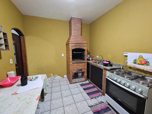 Casa De 3 Quartos E 4 Banheiros ,sendo Uma Suíte!!