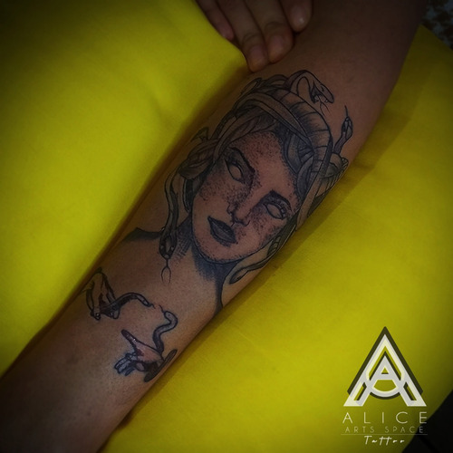 Imagem 2 de 5 de Tattoo