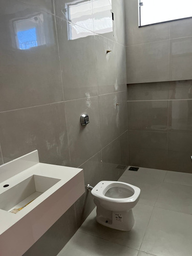 Casa Com 3 Quartos E Suite