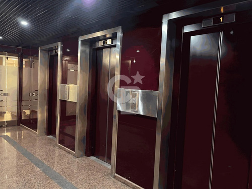 Oficina 180 M² Metro Escuela Militar 4 Estacionamientos