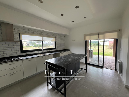 Casa En Venta 5 Ambientes Santa Irene, Comarcas Del Luján