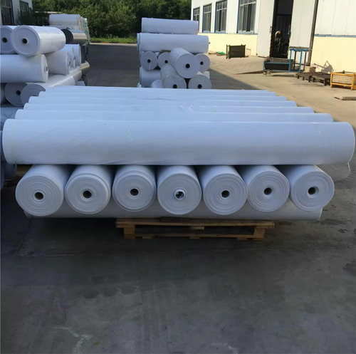 Fabricación De Lonas Resistentes Para Canchas De Pádel