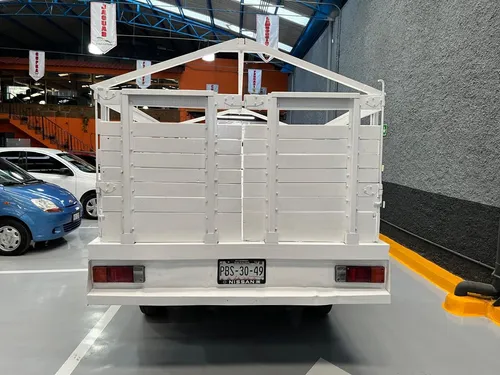 Nissan NP300 2.5 Estacas Dh Mt