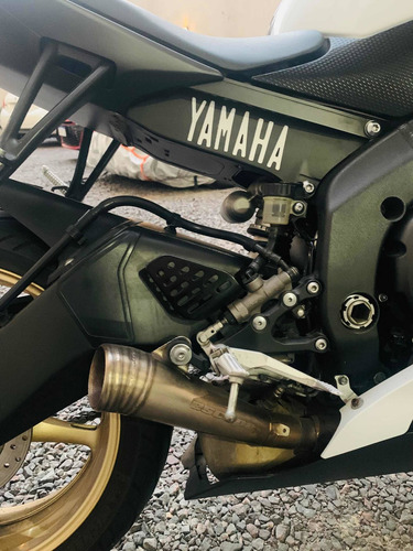 Yamaha R6