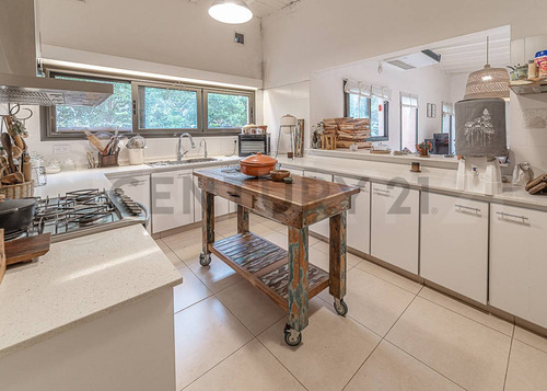 Venta Casa 5 Ambientes En 1 Planta Con Vista A La Laguna Cantón Norte, Escobar
