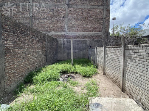 Imagen 7 de 7 de Venta De Alquiler Con Salón, Deposito, Baño Y Pequeño Fondo Libre En Wilde (27535)