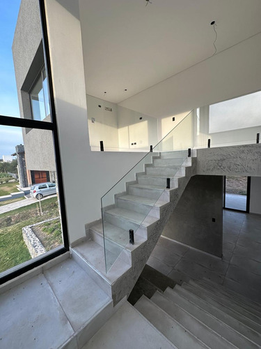 Se Vende Exclusiva Casa En Estancia El Terrón Con Vistas!