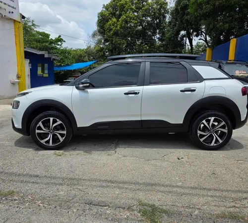 Citroën C4 Cactus 1.6 Shine Turbo Aut