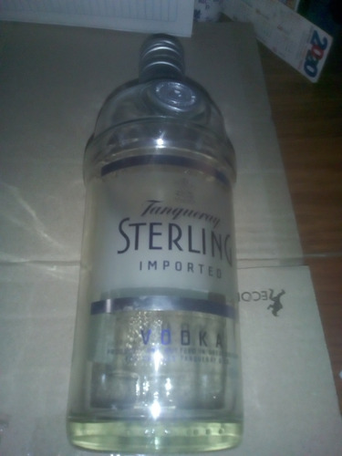Botella Vacía De Vodka Tangueray Sterling