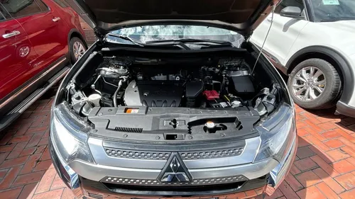 Mitsubishi Outlander Kaiteki Sec 2,4 4x4 7P