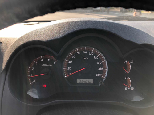 Imagen 11 de 12 de Toyota Hilux 2014 3.0 Cd Srv 171cv 4x2
