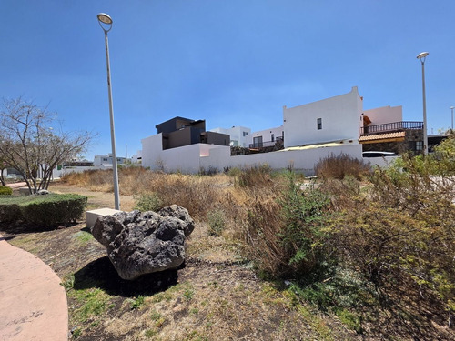 Terreno En Venta En Zibata, Dentro De Exclusiva Privada Yavia