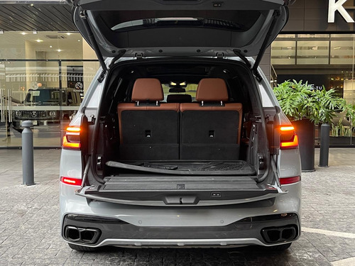 BMW X7 4.4 V8 M60I