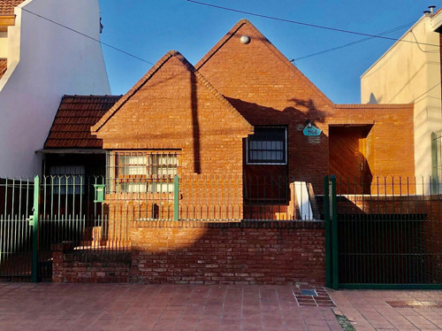 Venta Casa 5 Ambientes En Quilmes Con Garage 