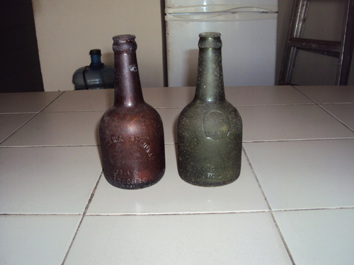 Botellas Antiguas De La Cerveceria Regional. Tipo Bolillon.