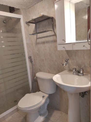 Imagen 5 de 5 de En Venta Apartamento En C.r Marina Del Rey, Lechería