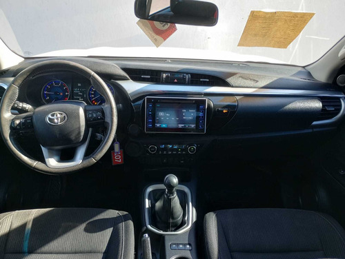 Imagen 4 de 10 de Toyota 2016 Hilux L/16 2.8 Dc 4x2 Tdi Srv