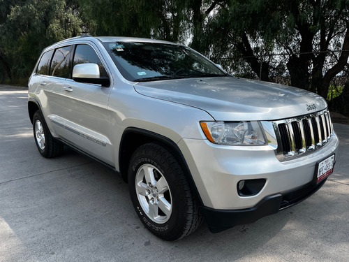 Jeep Grand Cherokee Laredo V6 4x2 At