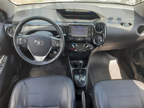 Imagem 2 de 11 de Toyota Etios Sedam 1.5 Platinium Automático