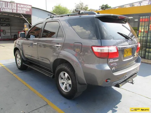 Toyota Fortuner Sr5 4x2 2700cc At Aa