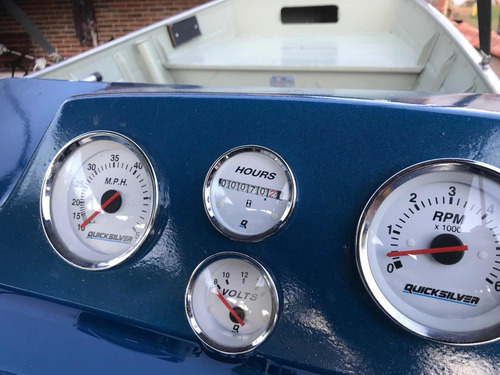 Imagem 3 de 15 de Barco Top Motor De 40 Hp 70 Horas De Uso