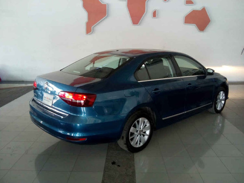 Imagen 5 de 12 de Volkswagen Jetta 2017 4p Comfortline L5/2.5 Man