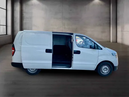Hyundai Starex 2.4 Cargo Van