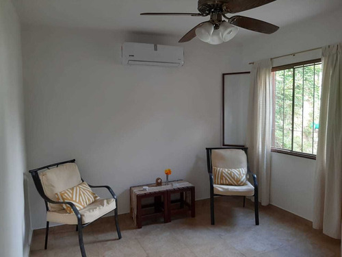 Casa A La Venta En Villa Parque Siquiman. (c135)