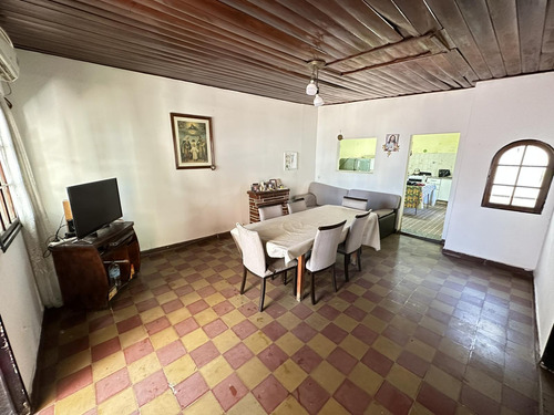 Excelente Casa Lote Propio De 4 Ambientes Con Gran Patio En Mataderos