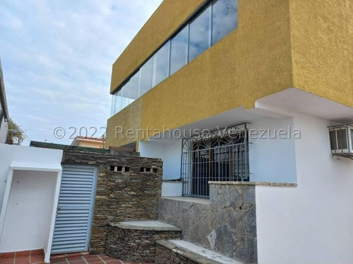 Imagen 10 de 29 de Hermosa Casa Unifamiliar, Moderna, Con Cocina Semiequipada En Trigal Norte, Pisos De Porcelanato, Area De Bar Con Aire Splitt Que Abarca Para La Sala Patio Confortable, Ubicada En Calle Cerrada