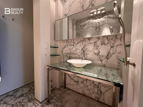 Departamento 2 Ambientes Con Cochera En Venta En Puerto Madero
