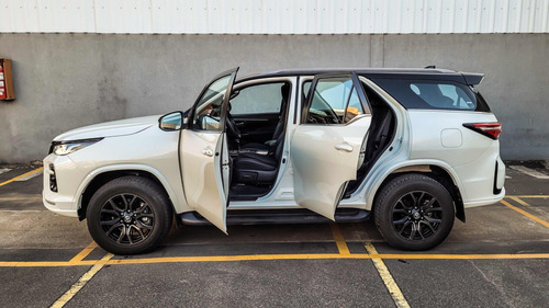 Imagen 9 de 22 de Toyota Sw4 Gr-s 4x4