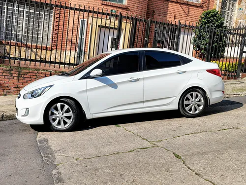 Hyundai Accent 1.6l 4 p