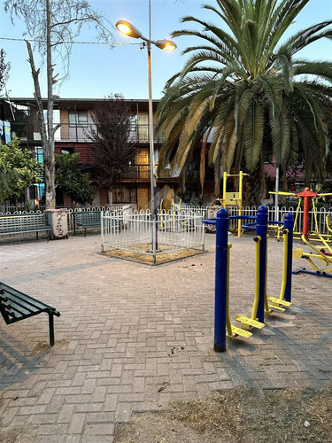 Departamento En Venta De 3 Dorm. O Local En Maipú