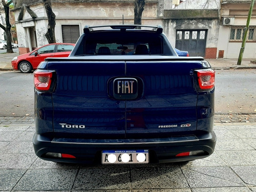 Imagen 4 de 13 de Fiat Toro Freedom 4x4