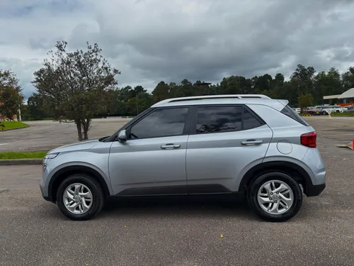 Hyundai Venue Premium Mt 1600cc 4x2 6ab Abs R15