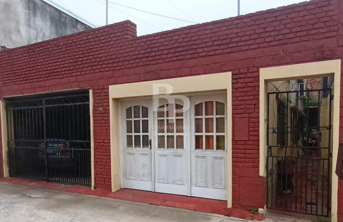 Casa En Pasaje Drago Al 3600