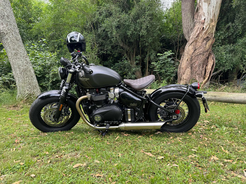 Triumph Bobber Black