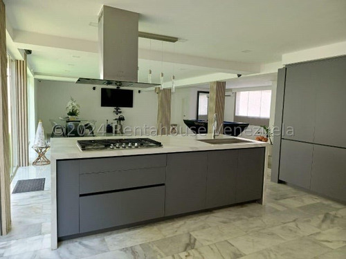 341m2 Terreno Y 341m2 Construcción En Santa Paula Casa Moderna Recién Remodelada, Mls#25-4489