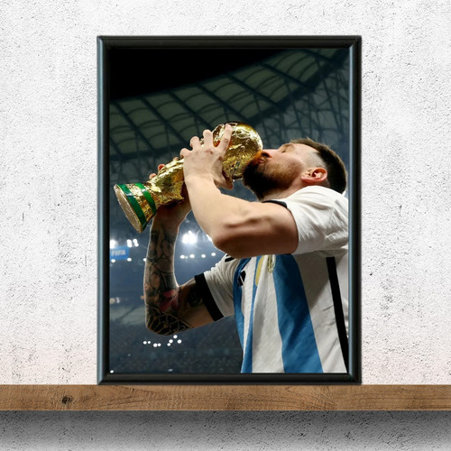 Cuadro Lionel Messi Con La Copa Del Mundo Con Vidrio 30x40cm
