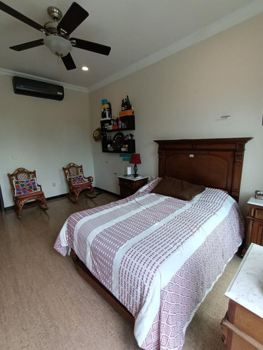 Casa En Lagos Del Sol En Venta