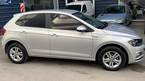 Imagen 2 de 10 de Volkswagen Polo 2018 1.6 Comfortline