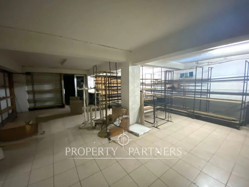 En Arriendo, Amplio Local Comercial En El Centro D...