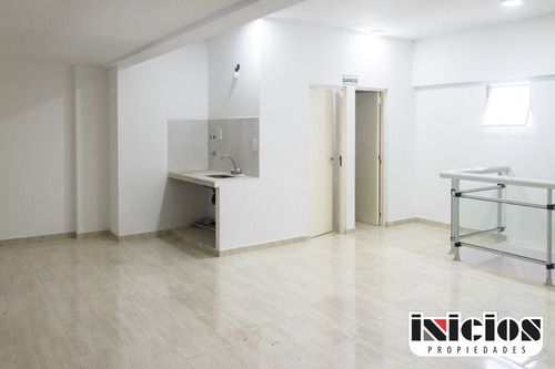 Local: Chiozza N° 1853 - San Bernardo - C960