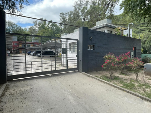 Venta - La Calera - Departamento 1 Dorm - Housing Con Pileta Y Cochera