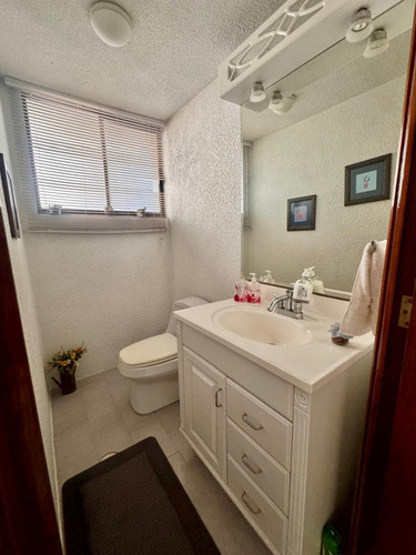Preciosa Casa Con Seguridad En Jardines De Bellavista, Opción A 4ta Recamara En Planta Baja A Un Excelente Precio!!!